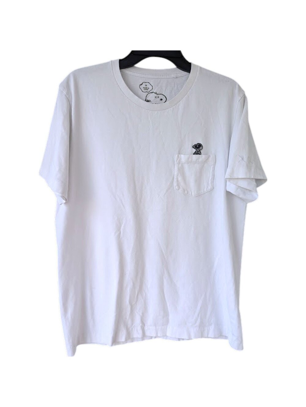 Uniqlo KAWS Peanuts T-Shirt Medium White Snoopy Pocket XX Embroidered 20.5x26.5